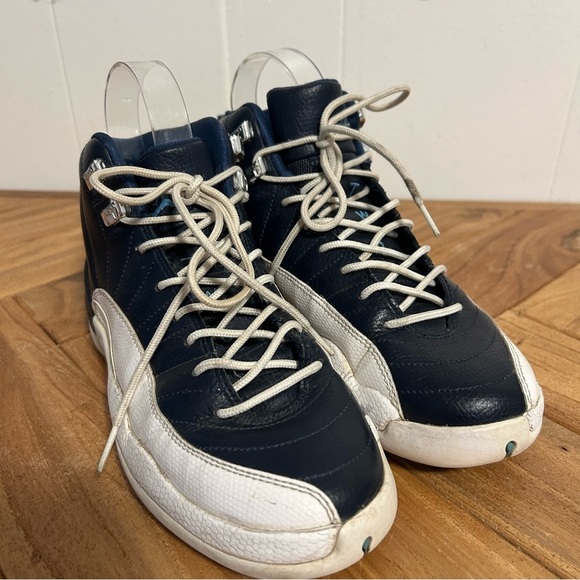 Air Jordan 12 Retro blue white boys size 5.5 athletic mid top sneakers - Picture 2 of 10